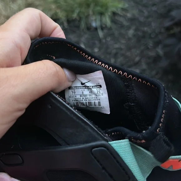 Nike Air Tennis shoes size: 7Y - Picture 4 of 5